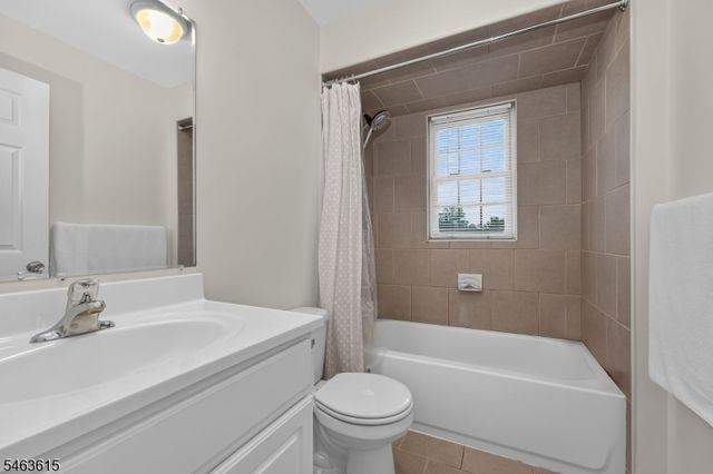 587 Greenbrook Rd, North Plainfield Boro, NJ 07063