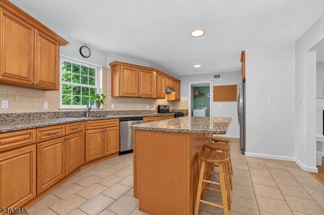 587 Greenbrook Rd, North Plainfield Boro, NJ 07063