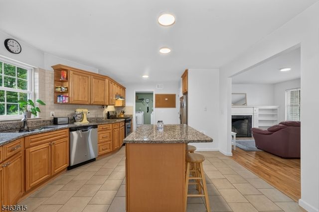 587 Greenbrook Rd, North Plainfield Boro, NJ 07063
