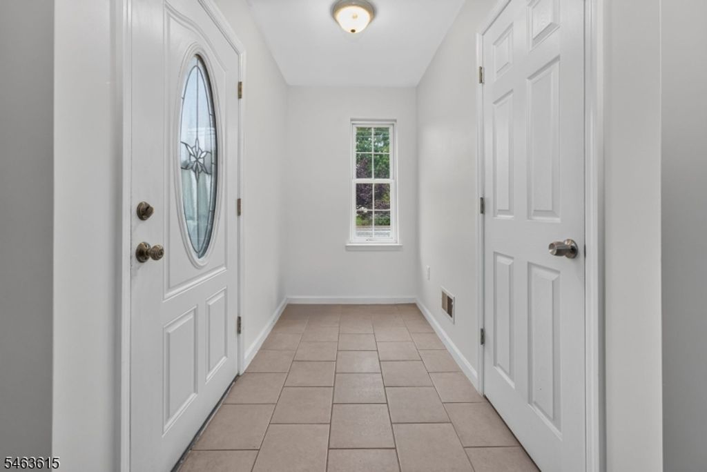 587 Greenbrook Rd, North Plainfield Boro, NJ 07063 — photo 3