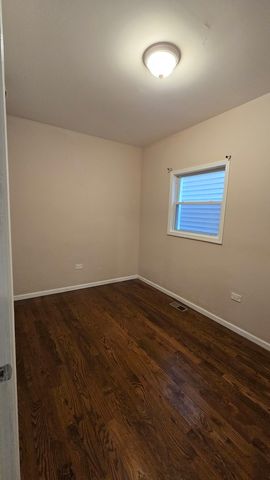 8551 S Manistee Avenue, Chicago, IL 60617