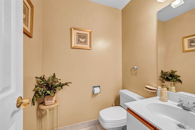 8 Fawn Ridge 8, Millwood, NY 10546