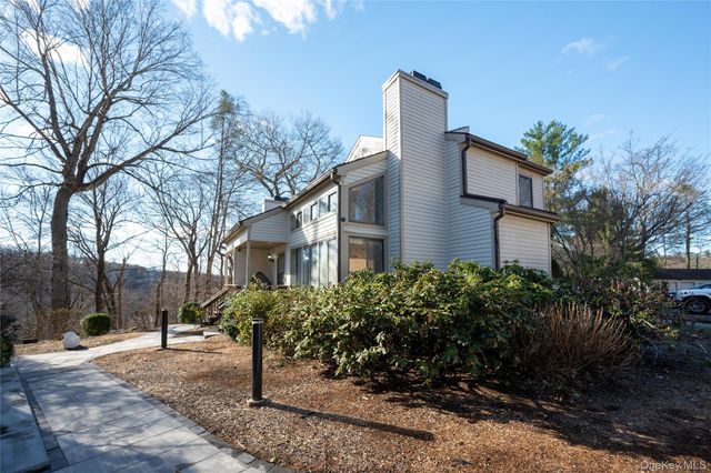 8 Fawn Ridge 8, Millwood, NY 10546