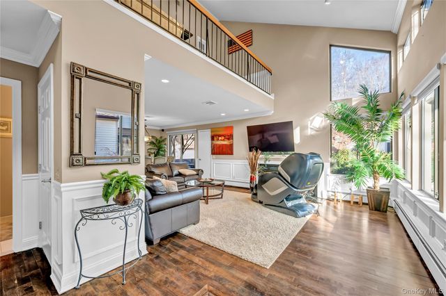 8 Fawn Ridge 8, Millwood, NY 10546