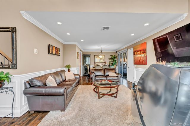 8 Fawn Ridge 8, Millwood, NY 10546