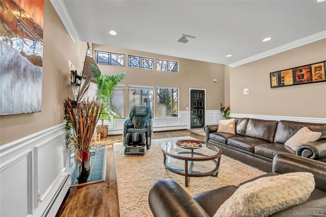 8 Fawn Ridge 8, Millwood, NY 10546