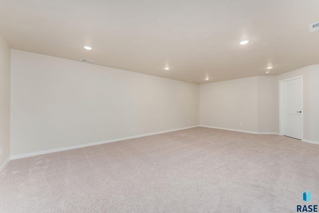 1220 N POPLAR Ave Avenue, Tea, SD 57064