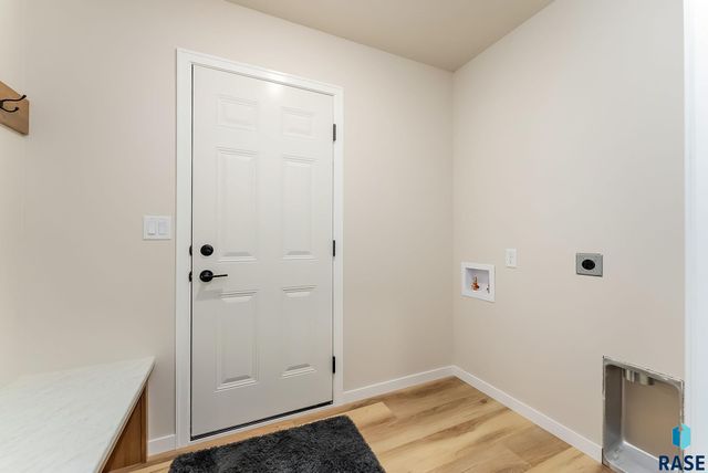 1220 N POPLAR Ave Avenue, Tea, SD 57064