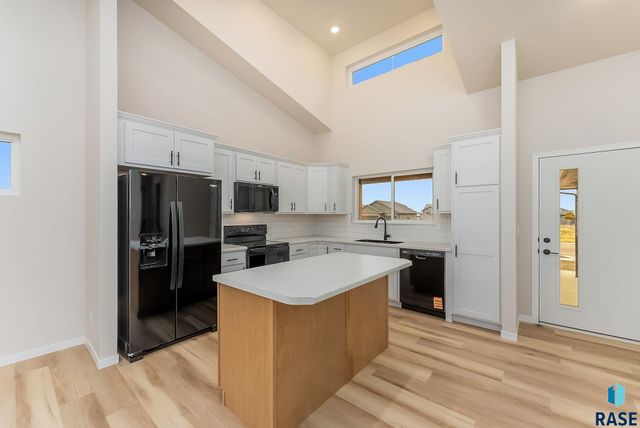 1220 N POPLAR Ave Avenue, Tea, SD 57064