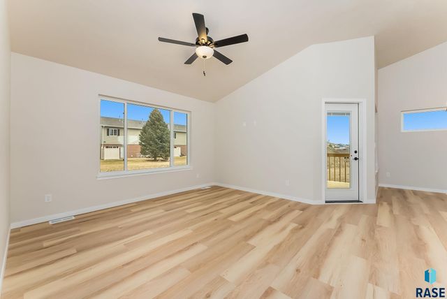 1220 N POPLAR Ave Avenue, Tea, SD 57064