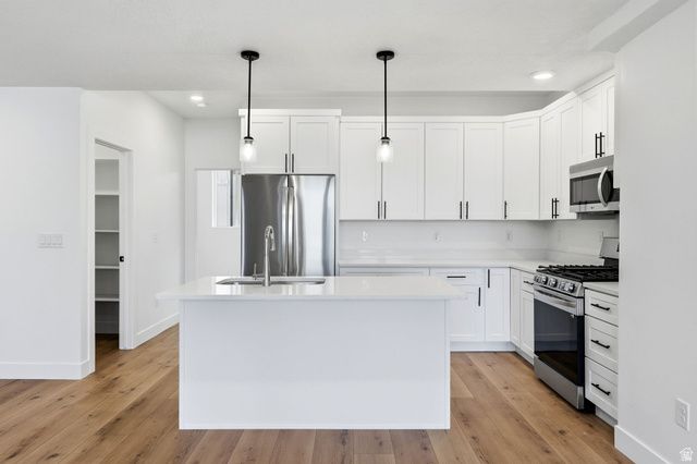 138 CHAMBORD CT, Sandy, UT 84070