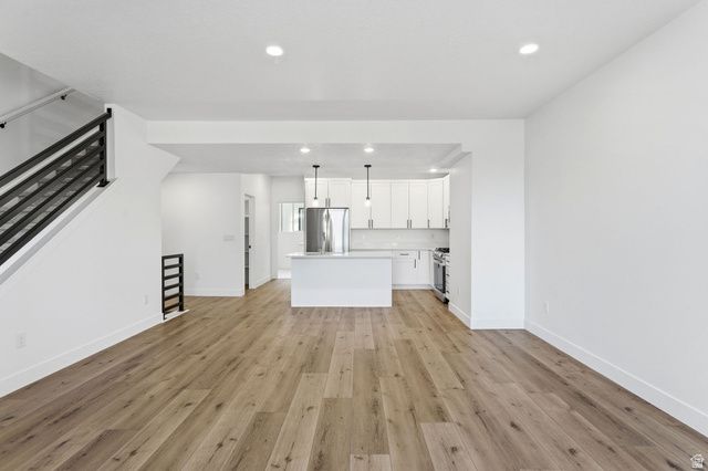 138 CHAMBORD CT, Sandy, UT 84070