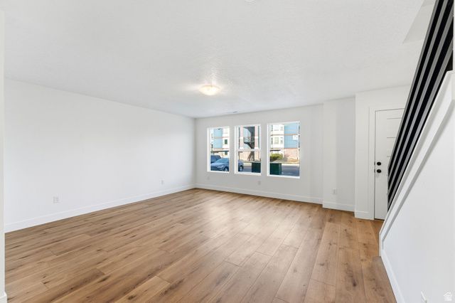 138 CHAMBORD CT, Sandy, UT 84070