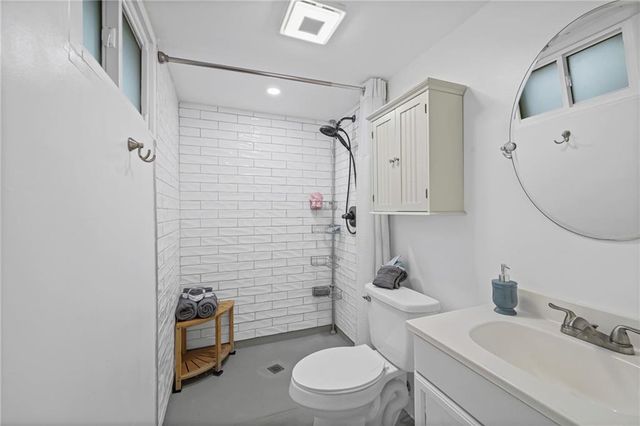 4513 Wallingford Drive, Blue Springs, MO 64015