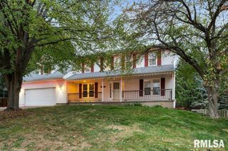 4745 HEATHERSTONE Road, Bettendorf, IA 52722