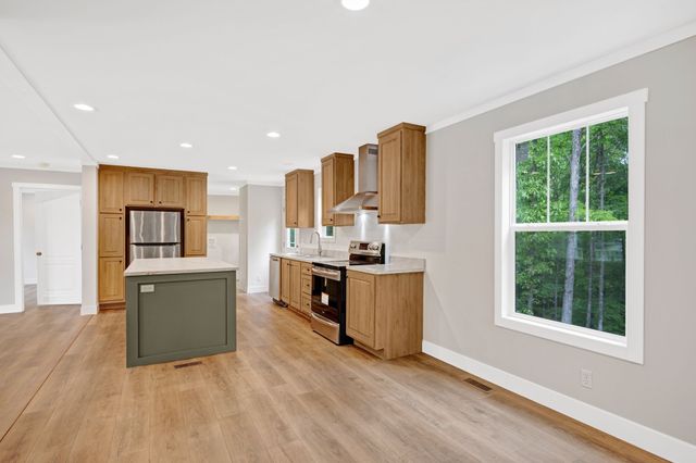 296 E Little Richland Rd, Waverly, TN 37185