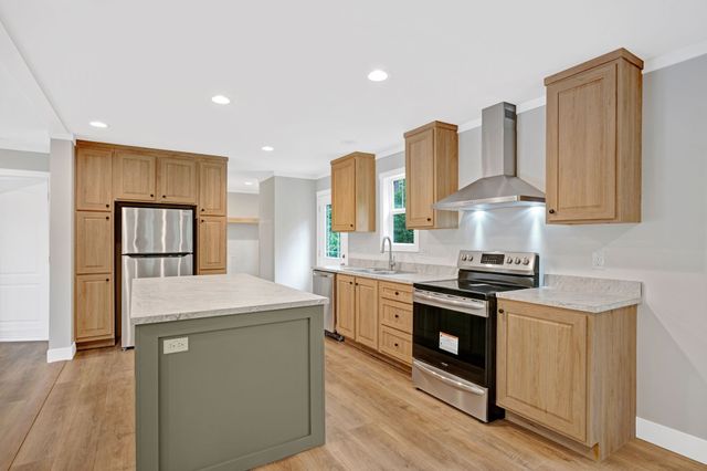 296 E Little Richland Rd, Waverly, TN 37185