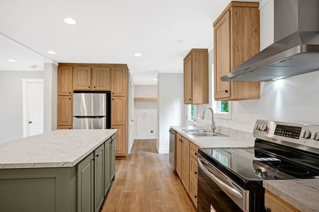 296 E Little Richland Rd, Waverly, TN 37185