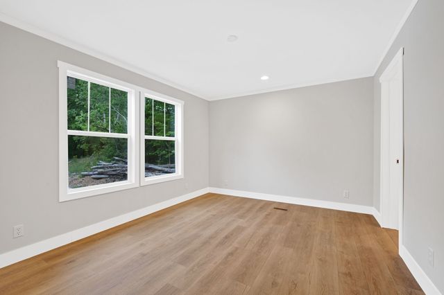 296 E Little Richland Rd, Waverly, TN 37185