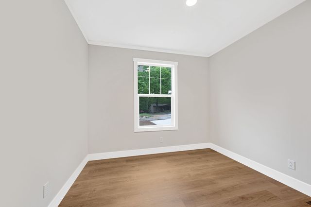 296 E Little Richland Rd, Waverly, TN 37185