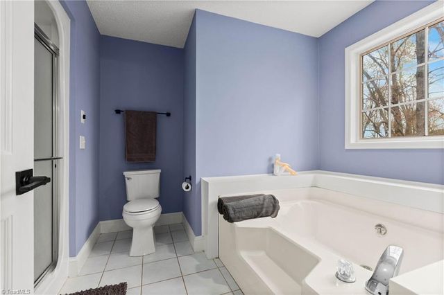 5965 Woodfield Drive, Kernersville, NC 27284