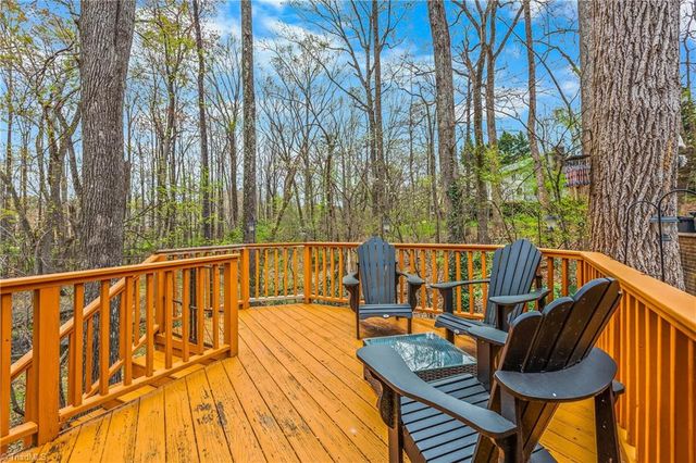 5965 Woodfield Drive, Kernersville, NC 27284