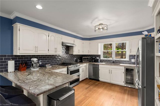 5965 Woodfield Drive, Kernersville, NC 27284