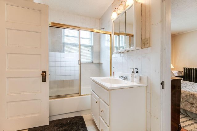 451 Lynnhurst Avenue E, Saint Paul, MN 55104