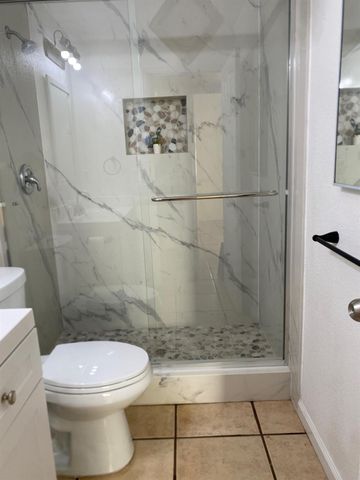 305 Boone Way, Modesto, CA 95351