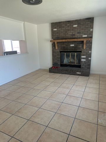 305 Boone Way, Modesto, CA 95351