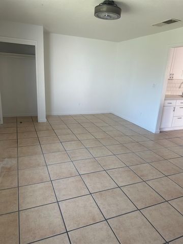 305 Boone Way, Modesto, CA 95351