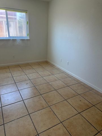 305 Boone Way, Modesto, CA 95351