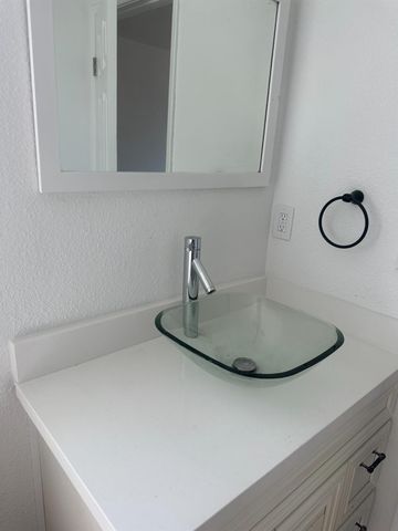 305 Boone Way, Modesto, CA 95351