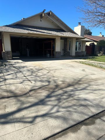 305 Boone Way, Modesto, CA 95351