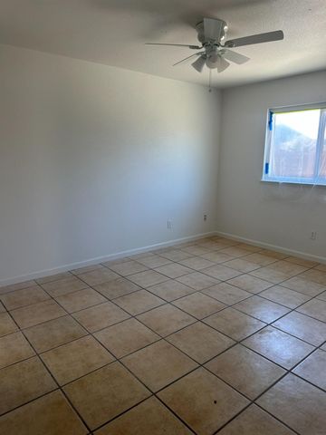 305 Boone Way, Modesto, CA 95351