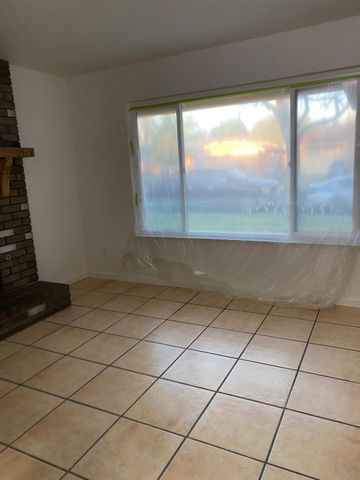 305 Boone Way, Modesto, CA 95351