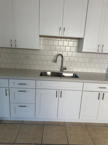 305 Boone Way, Modesto, CA 95351