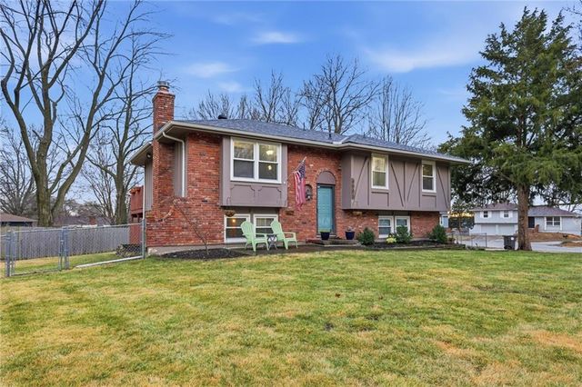 8001 Bel Ray Drive, Belton, MO 64012