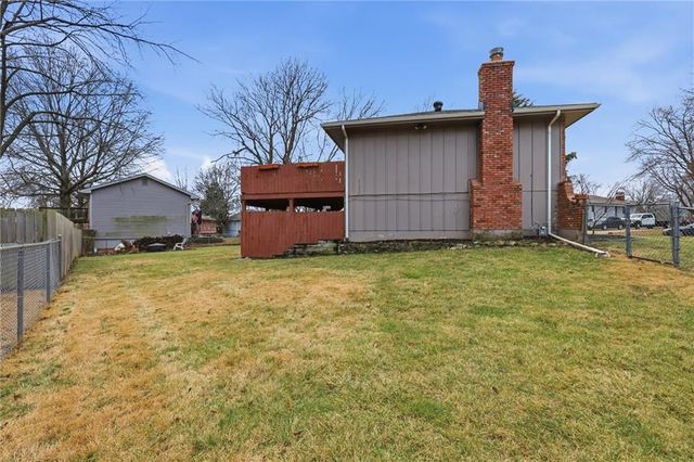 8001 Bel Ray Drive, Belton, MO 64012