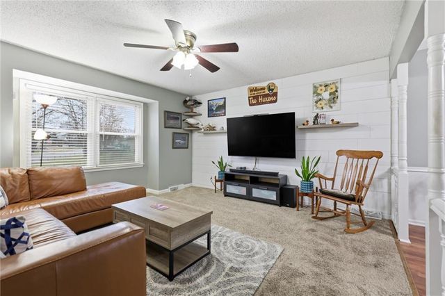 8001 Bel Ray Drive, Belton, MO 64012