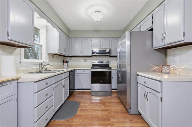 8001 Bel Ray Drive, Belton, MO 64012