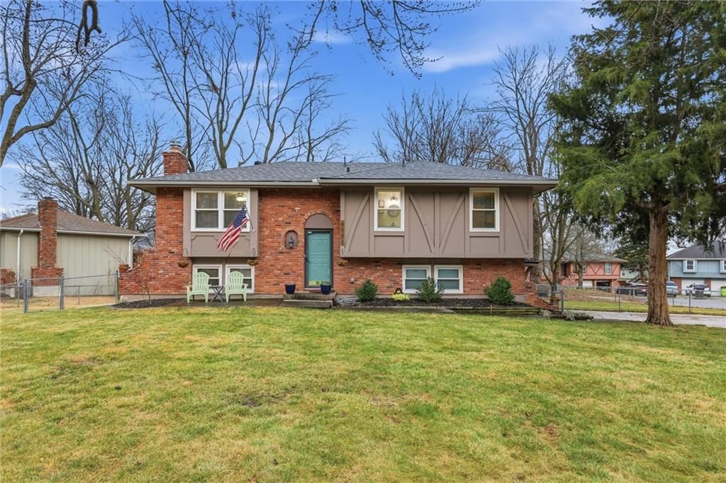 8001 Bel Ray Drive, Belton, MO 64012