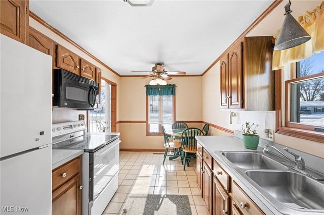 246 Kempton, Berea, OH 44017