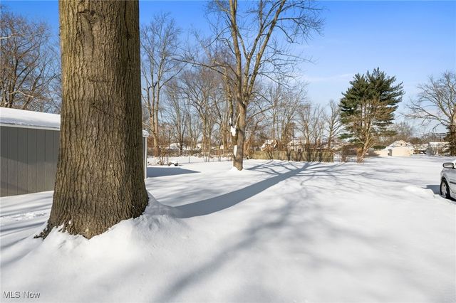 246 Kempton, Berea, OH 44017