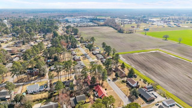 1700 Hardee Road, Kinston, NC 28504