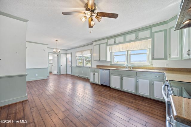 1700 Hardee Road, Kinston, NC 28504