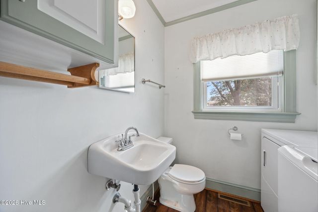 1700 Hardee Road, Kinston, NC 28504