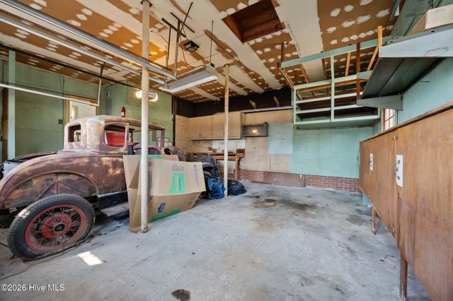 1700 Hardee Road, Kinston, NC 28504