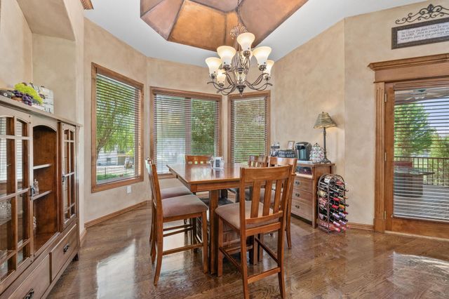 2250 N Stonegate Cir, Andover, KS 67002