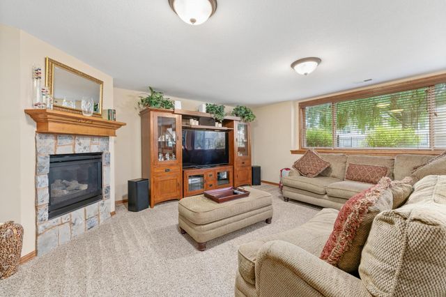 2250 N Stonegate Cir, Andover, KS 67002